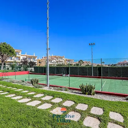 Two Bedroom With Sea Views In Албуфейра