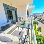 Two Bedroom With Sea Views In Appartement