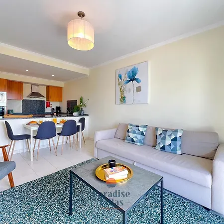 Two Bedroom With Sea Views In