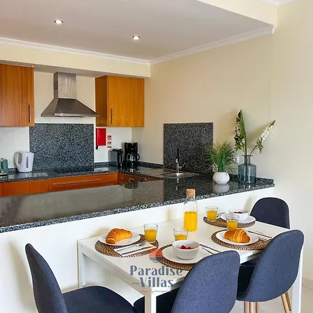 Two Bedroom With Sea Views In Appartement
